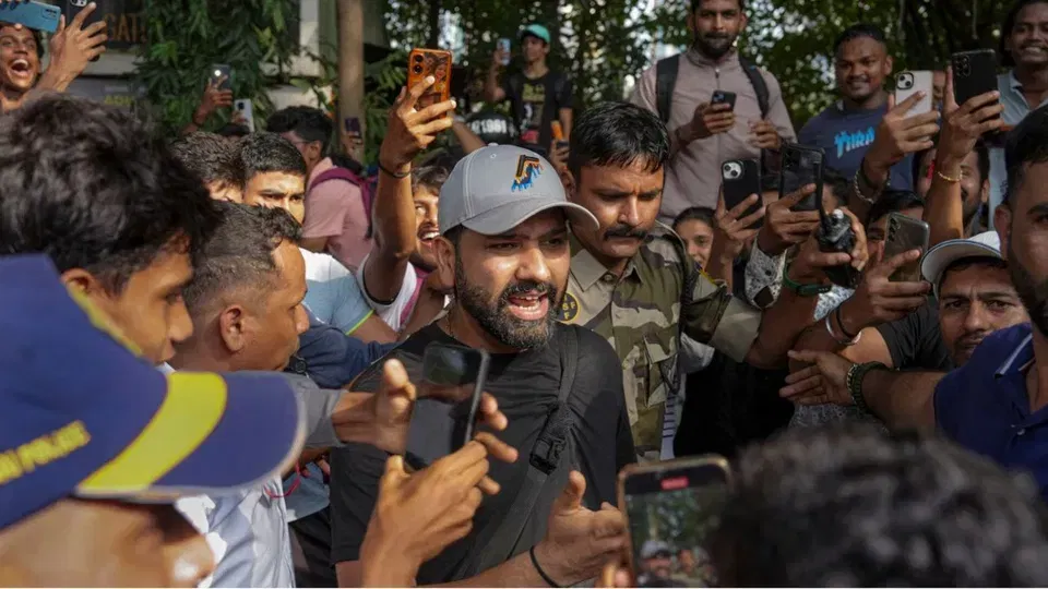 Rohit Sharma Mobbed, Serious Security Situation Arises On 1st Day Of IPL 2026 Practice